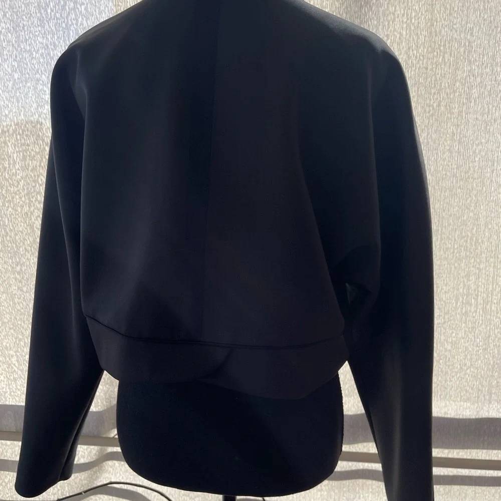 New Isable Toledo Black Blazer, Made in Vietnam, Size 16